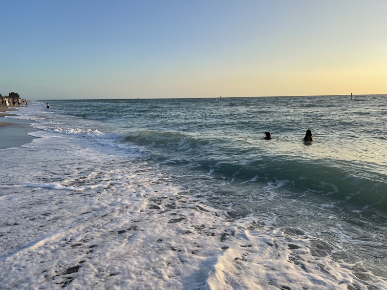 20220108091400-340f77bd